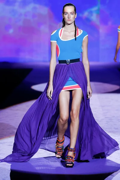 Look 13